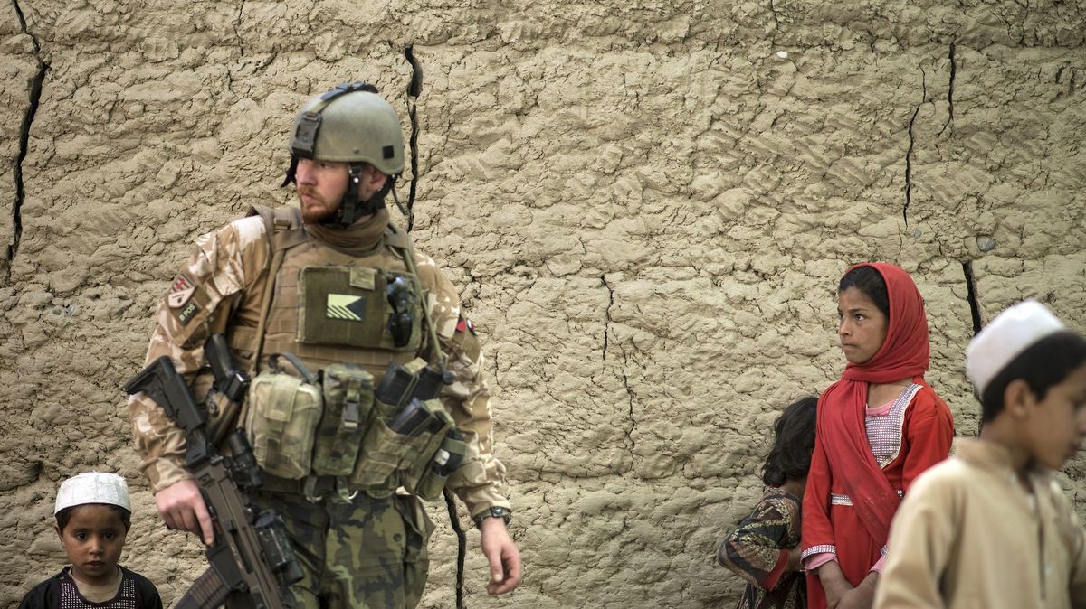 Česká obrana: Ruské peníze Tálibánu za zabíjení vojáků NATO budeme řešit